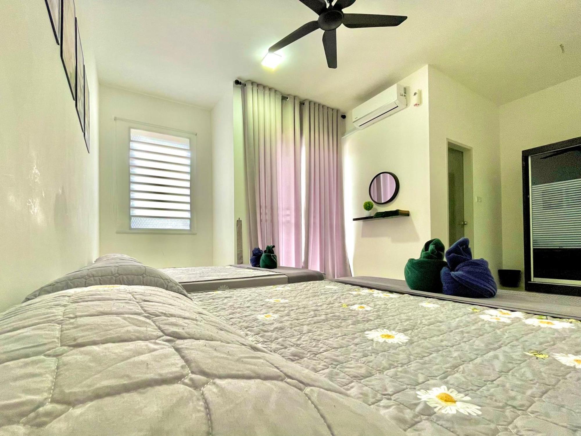 Hanan Homestay Klebang Ipoh With A View Of Mount Korbu, For Musl!M Only!! Exterior foto